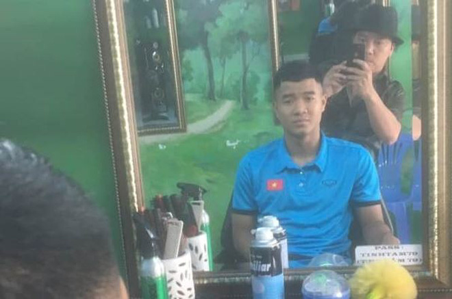 Người chuyên cắt tóc cho cầu thủ bóng đá: Anh Đức là người hoàn hảo