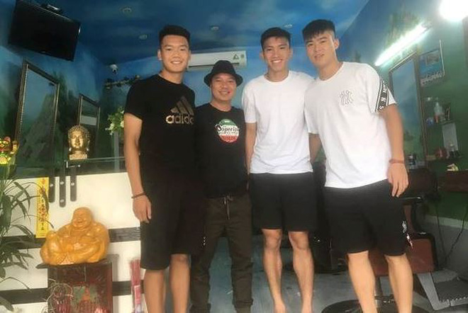 Người chuyên cắt tóc cho cầu thủ bóng đá: Anh Đức là người hoàn hảo