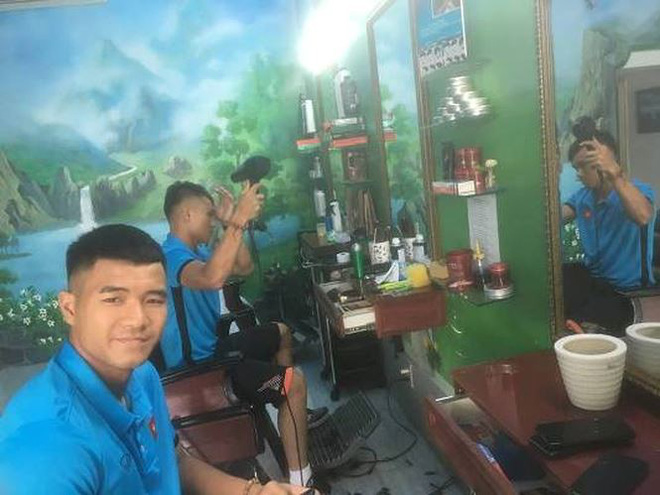 Người chuyên cắt tóc cho cầu thủ bóng đá: Anh Đức là người hoàn hảo