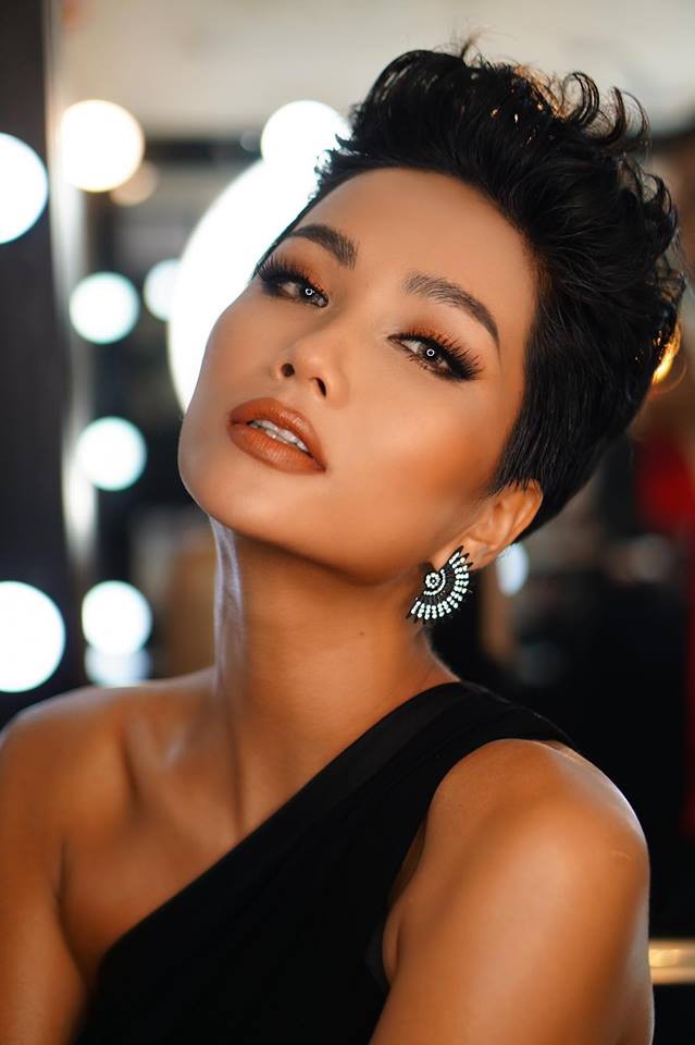 Cô gái Ê Đê nghèo từng lên thành phố làm osin đã ngoạn mục lọt Top 5 Miss Universe 2018 như thế nào?