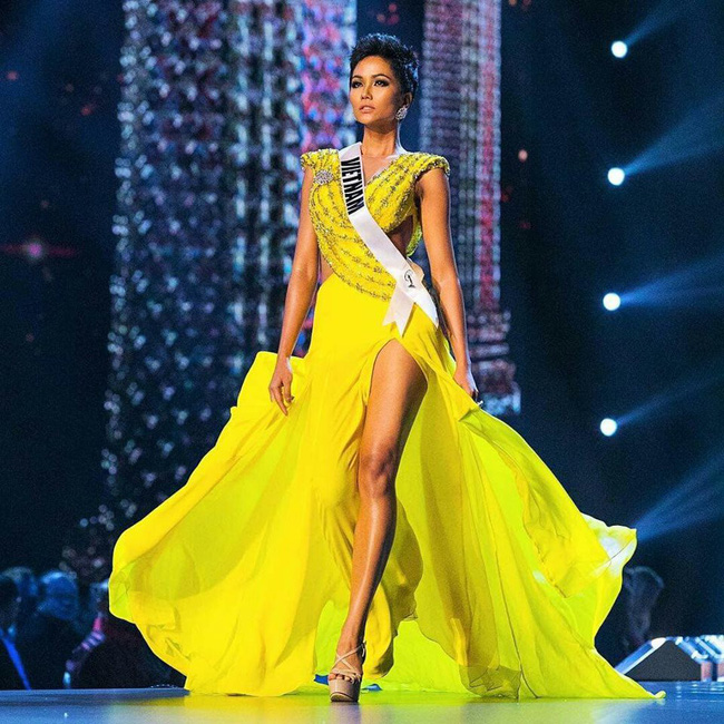 Cô gái Ê Đê nghèo từng lên thành phố làm osin đã ngoạn mục lọt Top 5 Miss Universe 2018 như thế nào?