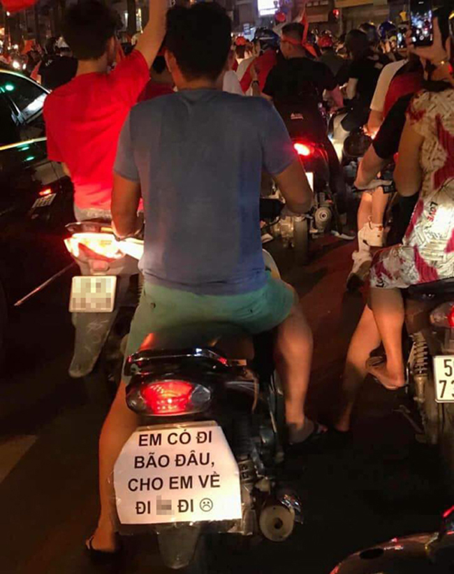 Những khẩu hiệu đi bão ăn mừng chức vô địch chất nhất Việt Nam