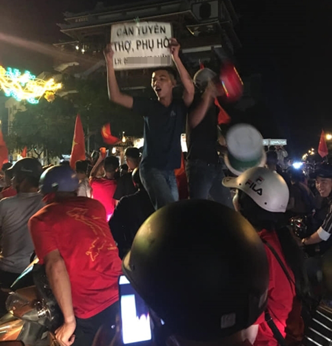 Những khẩu hiệu đi bão ăn mừng chức vô địch chất nhất Việt Nam