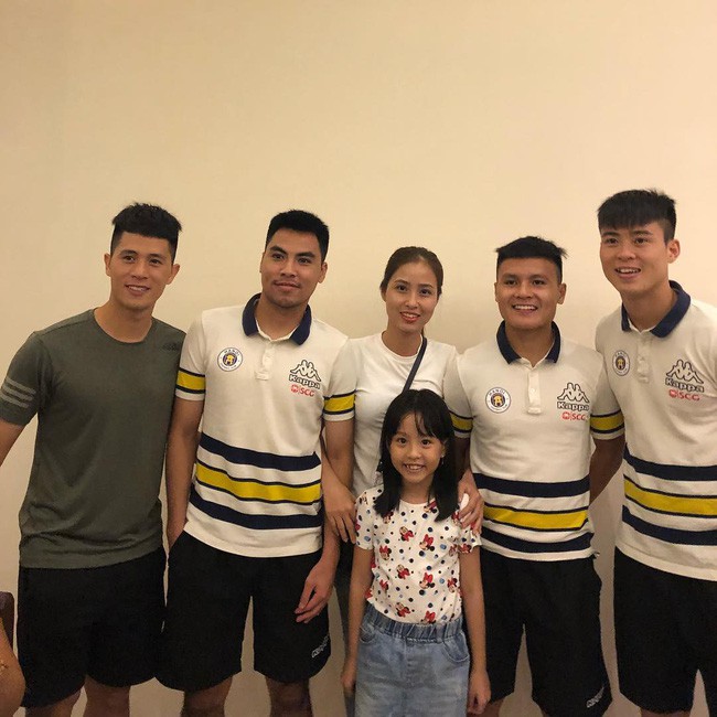 Ngoài công chúa béo Quỳnh Anh, cô gái xinh đẹp này cũng vô cùng quan trọng trong trái tim Mạnh gắt