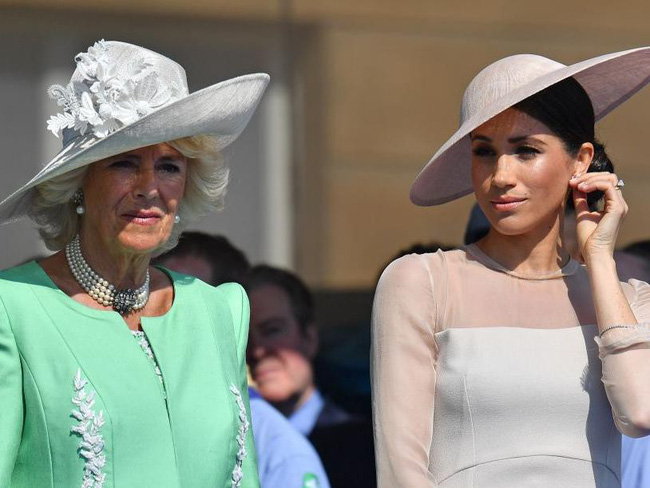 Mối thù hoàng gia mới: Meghan bị mẹ chồng Camilla ghét bỏ, cảm thấy ngứa mắt vì đạo đức giả