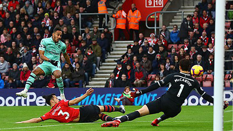 Cuộc đua Chiếc giày Vàng 2018/19: Hat-trick đưa Messi vào top 5