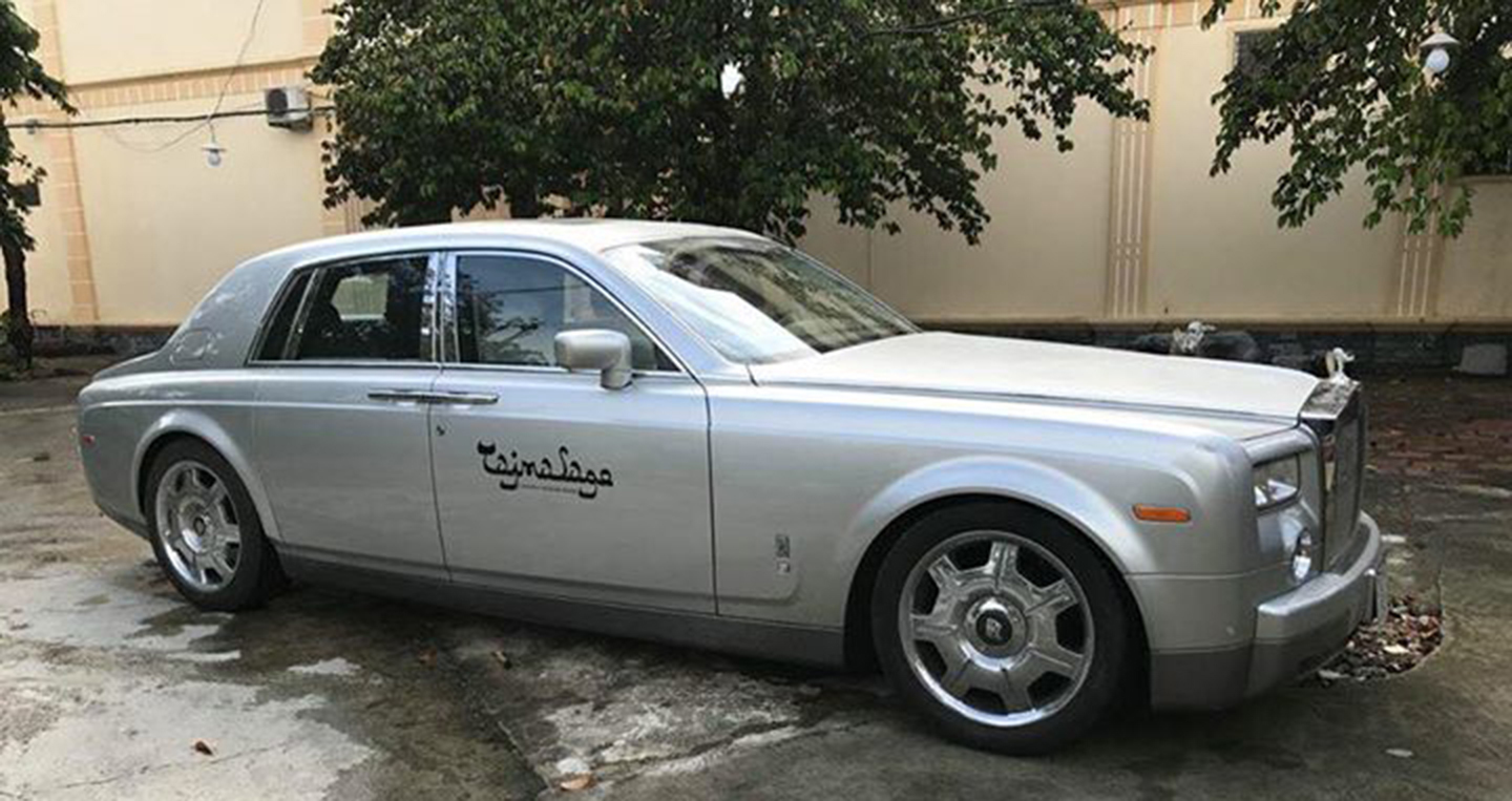 Vừa chuyển giao 2 lâu dài, Khải Silk còn bán cả siêu xe Rolls-Royce Phantom