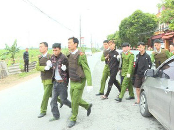 Đối tượng HIV tạo nhiều lớp an ninh để buôn bán ma tuý tại nhà