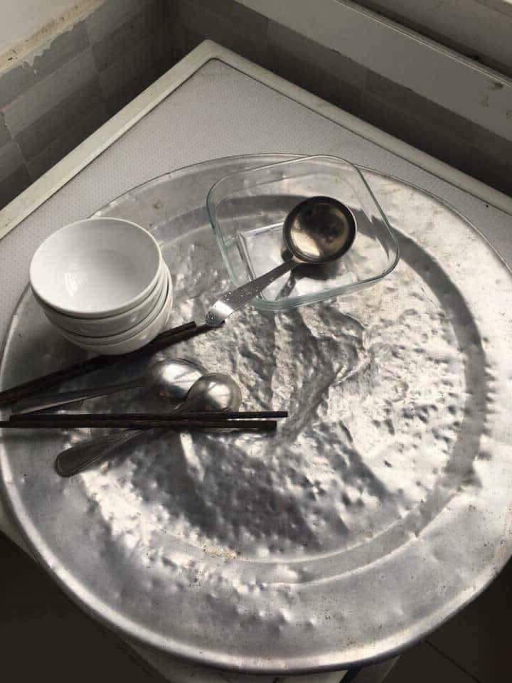 Những mâm cơm sau cơn bão vô địch khiến dân mạng cười chảy nước mắt