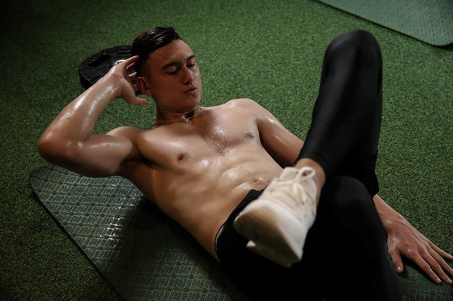 Cầu thủ nào sở hữu thân hình 6 múi hot nhất đội tuyển Việt Nam?