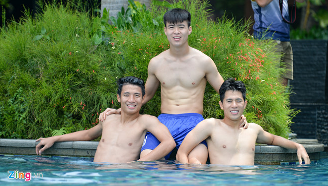 Cầu thủ nào sở hữu thân hình 6 múi hot nhất đội tuyển Việt Nam?