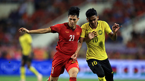 Chân dung chàng trung vệ Trần Đình Trọng qua con mắt của các fangirl: Chẳng gắt như trên sân bóng, lại cực mê game và thích chọc con nít Chân dung chàng trung vệ Trần Đình Trọng qua con mắt của các fangirl: Chẳng gắt như trên sân bóng, lại cực mê game và thích chọc con nít