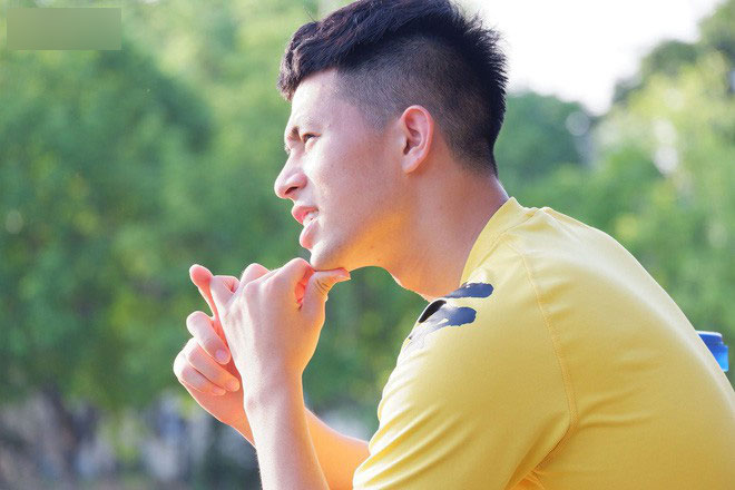 Chân dung chàng trung vệ Trần Đình Trọng qua con mắt của các fangirl: Chẳng gắt như trên sân bóng, lại cực mê game và thích chọc con nít Chân dung chàng trung vệ Trần Đình Trọng qua con mắt của các fangirl: Chẳng gắt như trên sân bóng, lại cực mê game và thích chọc con nít