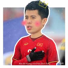 Chân dung chàng trung vệ Trần Đình Trọng qua con mắt của các fangirl: Chẳng gắt như trên sân bóng, lại cực mê game và thích chọc con nít Chân dung chàng trung vệ Trần Đình Trọng qua con mắt của các fangirl: Chẳng gắt như trên sân bóng, lại cực mê game và thích chọc con nít