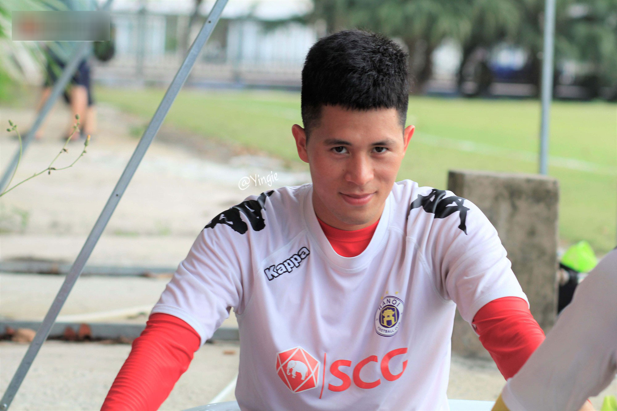 Chân dung chàng trung vệ Trần Đình Trọng qua con mắt của các fangirl: Chẳng gắt như trên sân bóng, lại cực mê game và thích chọc con nít Chân dung chàng trung vệ Trần Đình Trọng qua con mắt của các fangirl: Chẳng gắt như trên sân bóng, lại cực mê game và thích chọc con nít