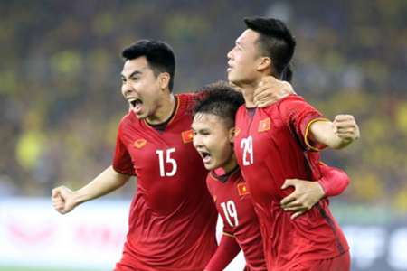 Hậu AFF Cup, hoàng tử Đức Huy lại gây sốt vì lời nhắn gửi đầy quý tộc tới fan nữ