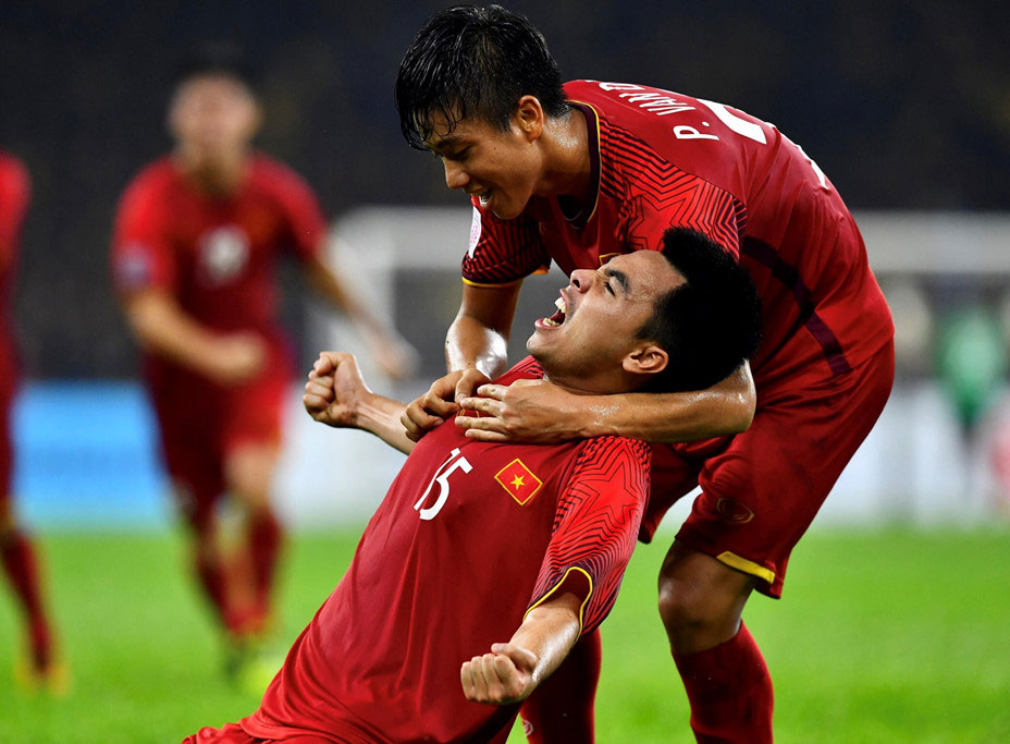 Hậu AFF Cup, hoàng tử Đức Huy lại gây sốt vì lời nhắn gửi đầy quý tộc tới fan nữ