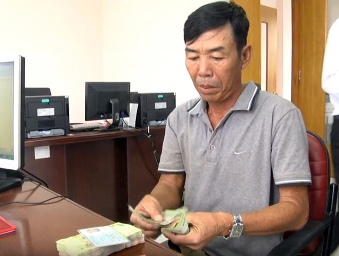 Dân La Ngà nhận 12,3 tỷ đồng sau vụ cá chết trắng bè