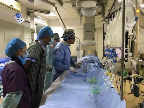 Đột tử sau khi ngâm chân với nước nóng