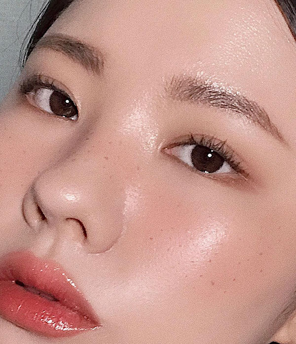 6 món mỹ phẩm dự đoán gây sốt năm 2019 toàn món hay ho: từ son bơm môi, kem nền dưỡng da đến highlighter dạng thạch