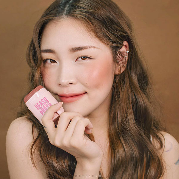 6 món mỹ phẩm dự đoán gây sốt năm 2019 toàn món hay ho: từ son bơm môi, kem nền dưỡng da đến highlighter dạng thạch