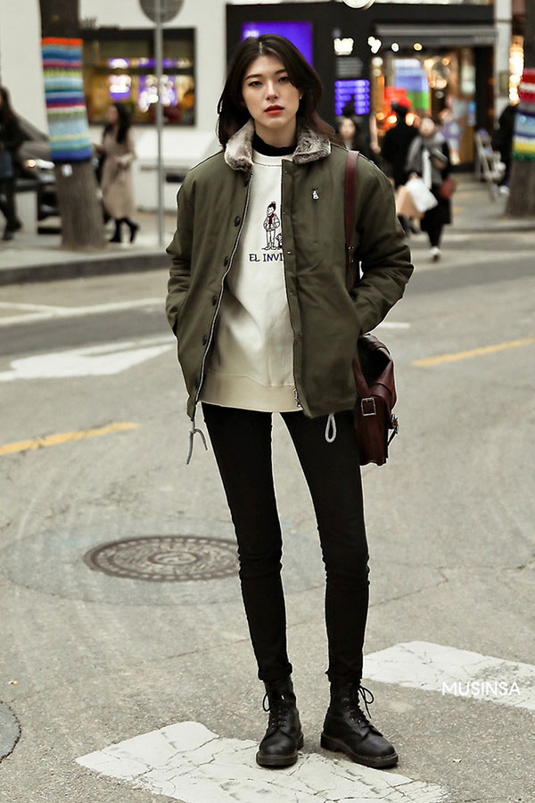 Street style giới trẻ Hàn tuần qua chứng minh: thích mặc kín mít hay sexy thì bạn cũng có cả chục cách mix đồ cho đủ ấm