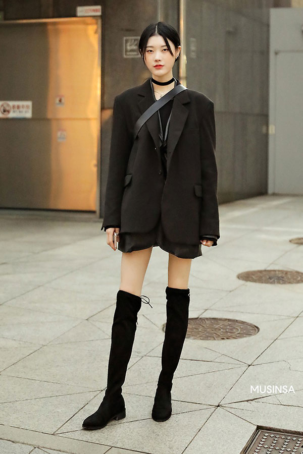 Street style giới trẻ Hàn tuần qua chứng minh: thích mặc kín mít hay sexy thì bạn cũng có cả chục cách mix đồ cho đủ ấm