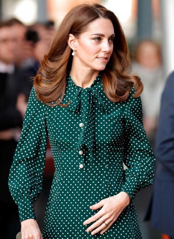 Đang ồn ào chuyện mâu thuẫn với em dâu, rộ tin công nương Kate bầu công chúa thứ 4