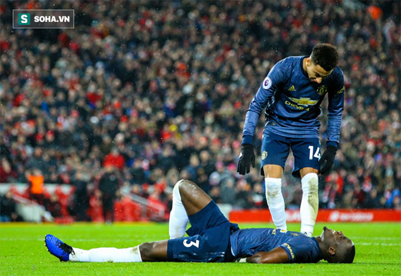 Xé nát Man United, Mourinho còn chờ gì mà chưa ra đi bằng cửa hậu?