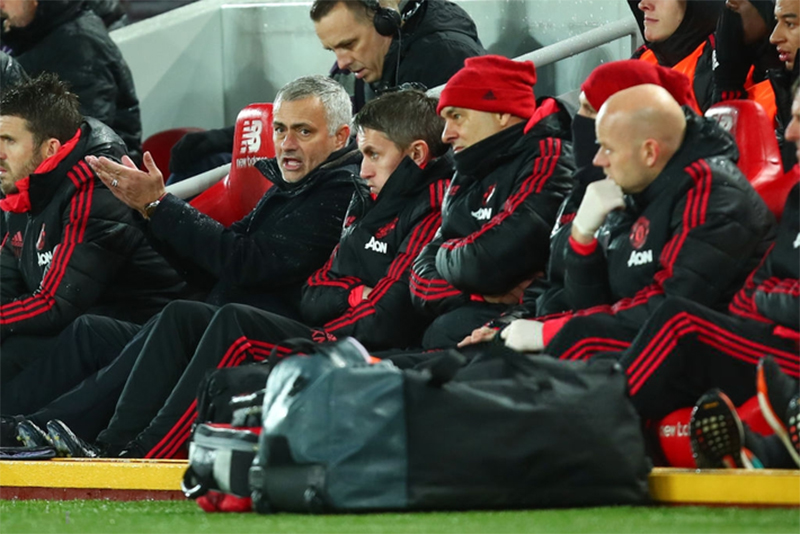 Xé nát Man United, Mourinho còn chờ gì mà chưa ra đi bằng cửa hậu?