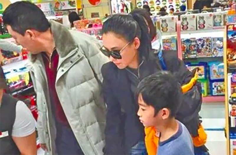 Hóa ra bạn trai Trương Bá Chi - ông trùm 50 tuổi đã lộ diện từ cách đây 3 năm