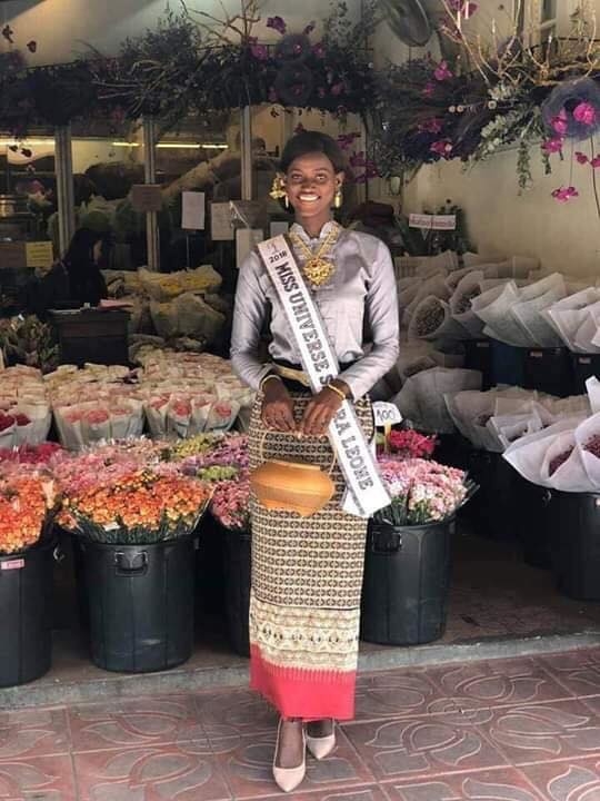 Câu chuyện ít ai biết về hoa hậu đáng thương nhất Miss Universe 2018 Câu chuyện ít ai biết về hoa hậu đáng thương nhất Miss Universe 2018