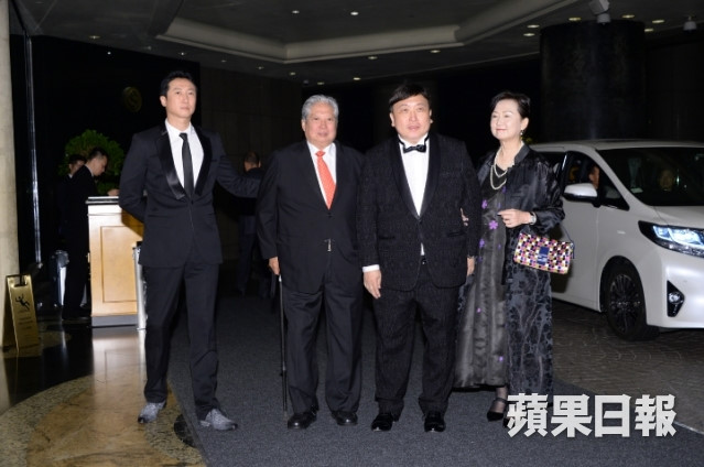 Tiệc sinh nhật của trùm xã hội đen quy tụ dàn sao lớn Hong Kong