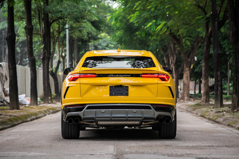 Lamborghini Urus thứ 3 tại Việt Nam rao giá hơn 22 tỷ đồng