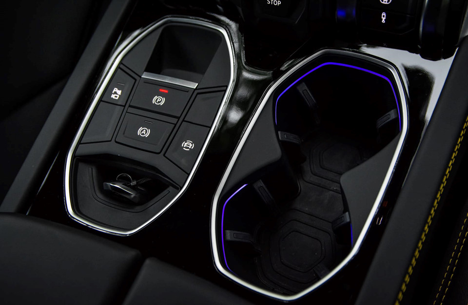 Lamborghini Urus thứ 3 tại Việt Nam rao giá hơn 22 tỷ đồng