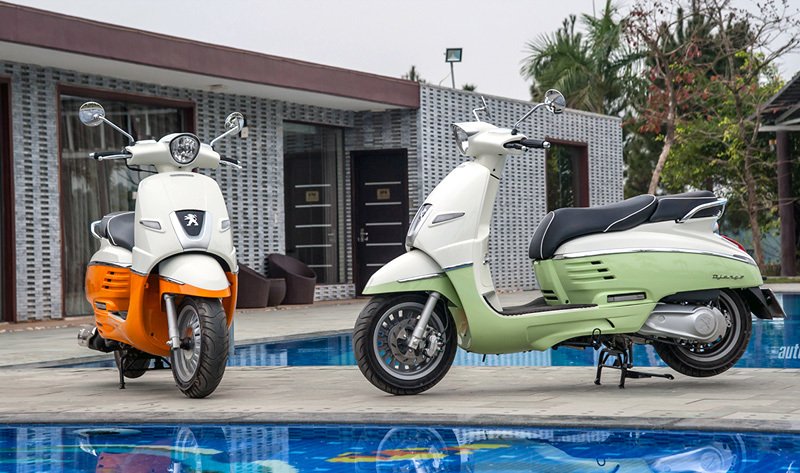 Xe máy tay ga 400 triệu: Xứng tầm trai phố đi bão với hot girl