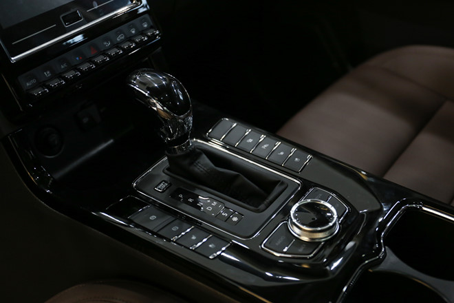 Chi tiết SUV từ TQ giống Range Rover giá 658 triệu đồng ở VN