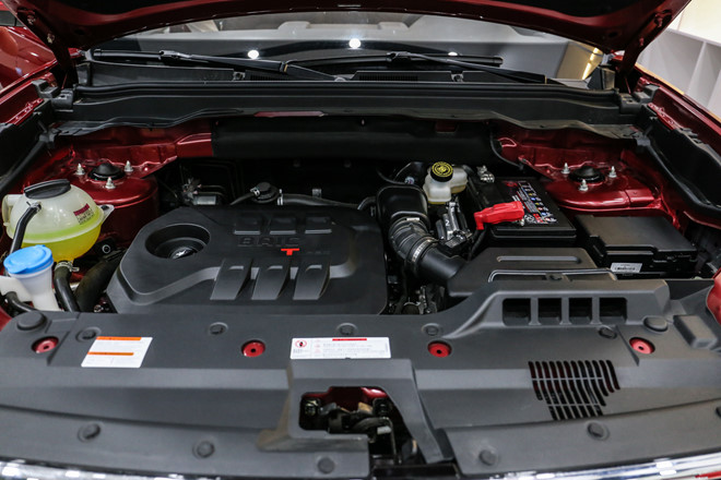 Chi tiết SUV từ TQ giống Range Rover giá 658 triệu đồng ở VN