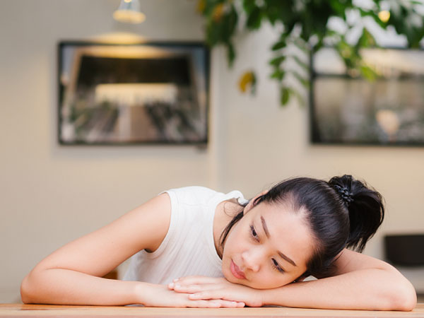 Đêm tân hôn của tôi biến thành ác mộng, phải vào viện phẫu thuật gấp, ra viện lại bị chồng đòi ly hôn