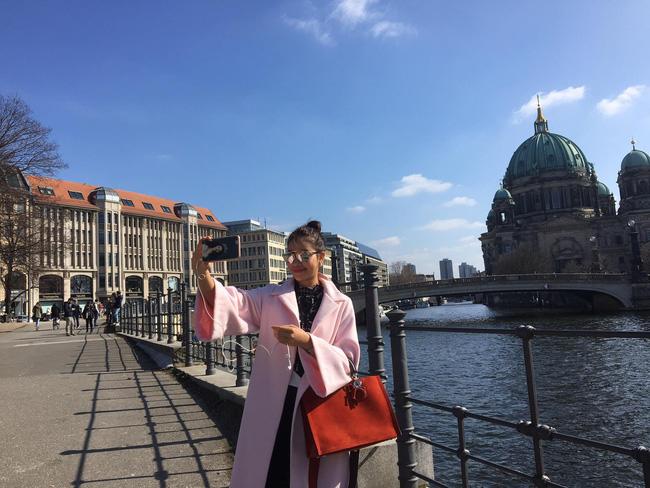 Phạm Hương khoe mặt tròn xoe, thân hình mũm mĩm giữa tin đồn mang bầu