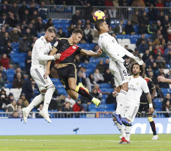 Sân Bernabeu thưa thớt khán giả sau khi C. Ronaldo ra đi