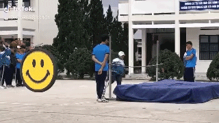 Con gái xem xong clip này rồi thú nhận đi: Có phải thời đi học bạn cũng từng thế này không?