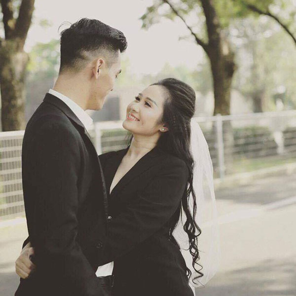 Gia thế giàu có, nhan sắc khả ái của bạn gái cầu thủ Tiến Linh - cơn gió lạ trong đội tuyển Việt Nam