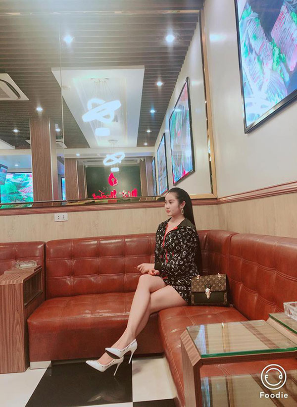 Gia thế giàu có, nhan sắc khả ái của bạn gái cầu thủ Tiến Linh - cơn gió lạ trong đội tuyển Việt Nam