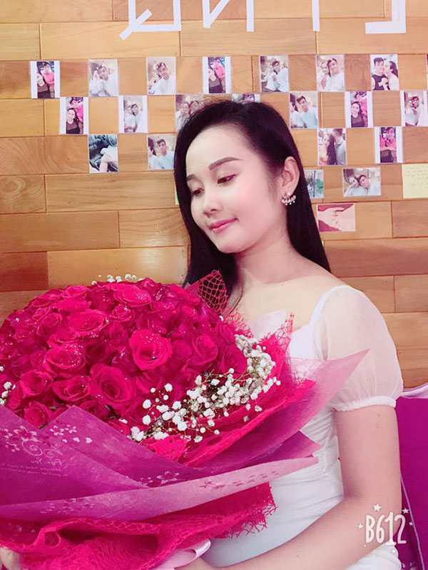 Gia thế giàu có, nhan sắc khả ái của bạn gái cầu thủ Tiến Linh - cơn gió lạ trong đội tuyển Việt Nam