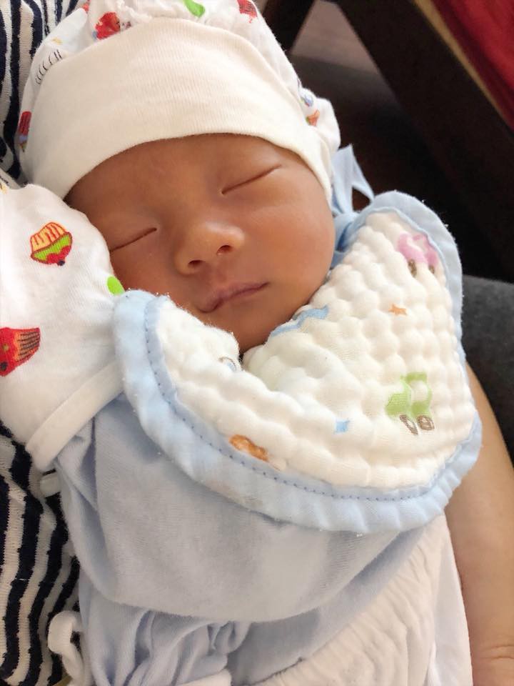 Hồng Mi - con gái nghệ sĩ Chiều Xuân tái xuất sau sinh 2 tháng, khoe nhan sắc lộng lẫy khiến ai nấy ngỡ ngàng