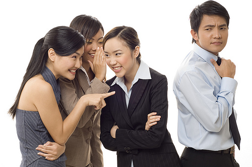 Điên tiết vì bị nghi ngờ năng lực đàn ông khi vợ chồng chậm có con