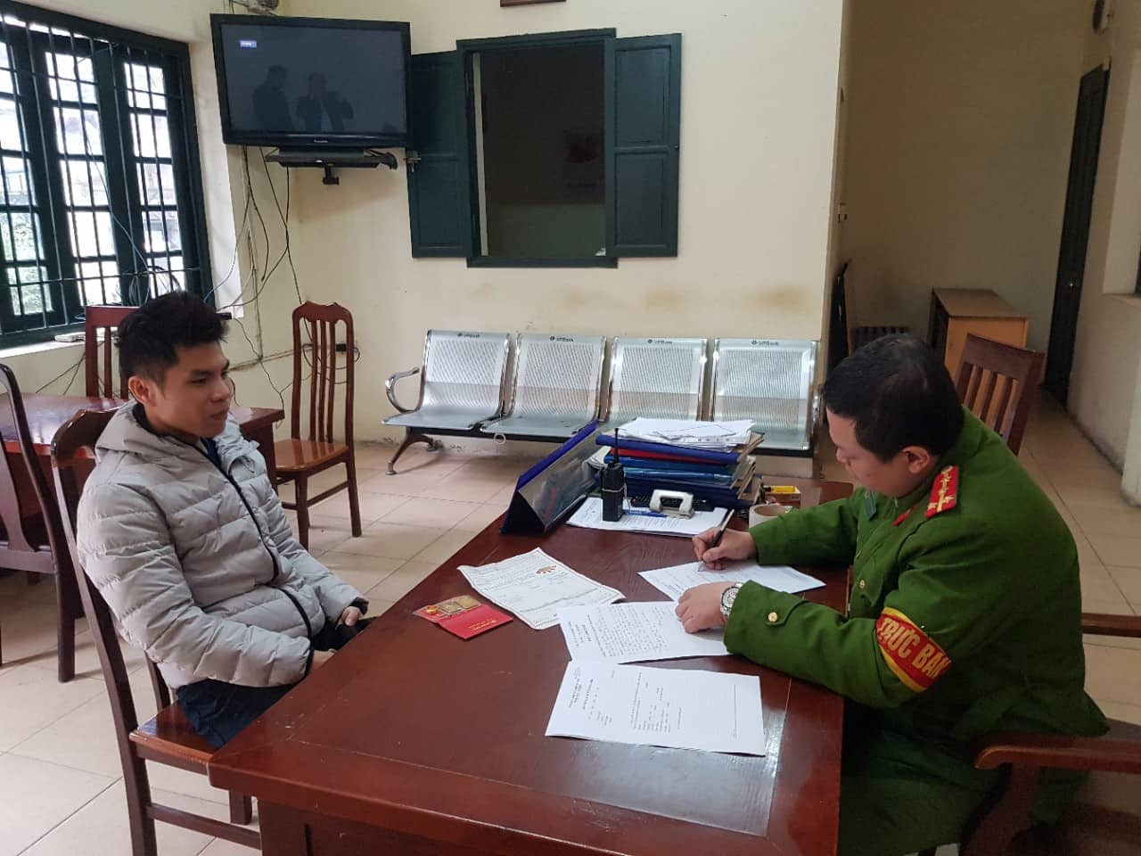 Người chủ quán bún trả lại 25 chỉ vàng cho người bị mất