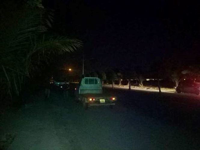 Va chạm với xe tải chở gà, xe cấp cứu nát đầu