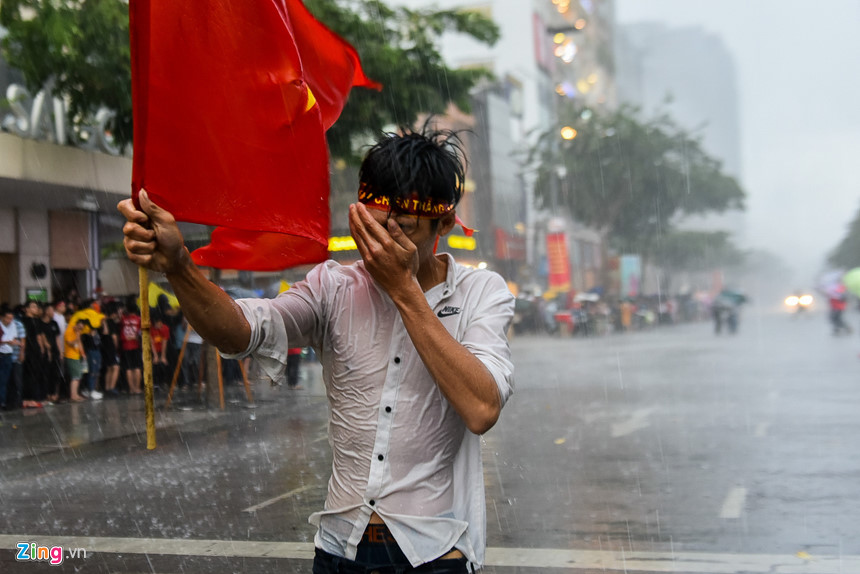 Nhìn lại một năm đỉnh cao của bóng đá Việt Nam